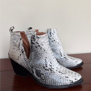 Jeffrey Campbell Snakeskin Western Ankle Boots Size 10 | Cowboy Booties